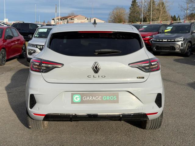 Renault Clio image 2