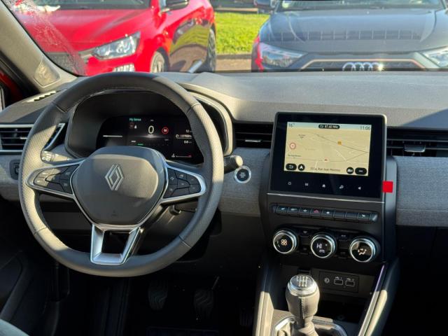 Renault Clio image 2