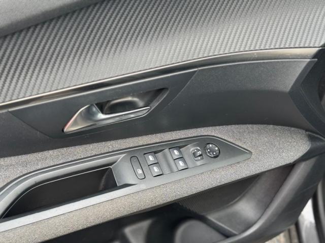 Peugeot 3008 image 3