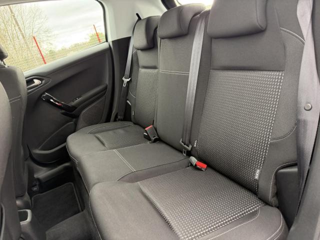 Peugeot 208 image 3