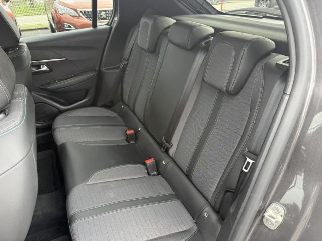 Peugeot 208 image 6