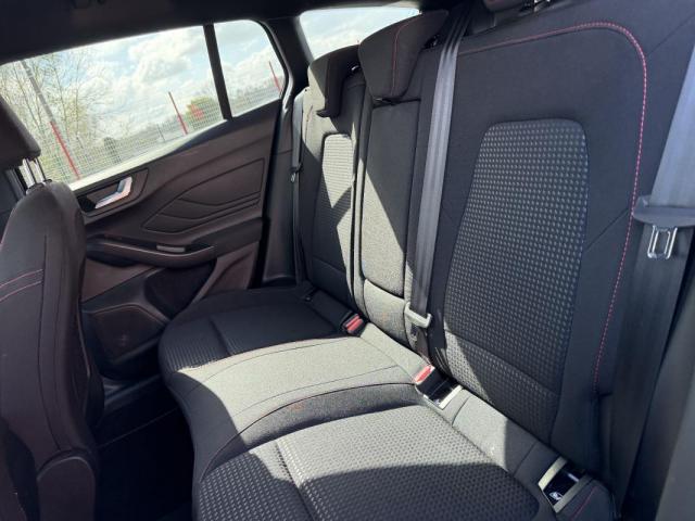 Ford Focus image 9