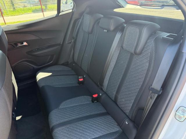 Peugeot 2008 image 1