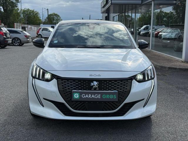 Peugeot 208 image 1