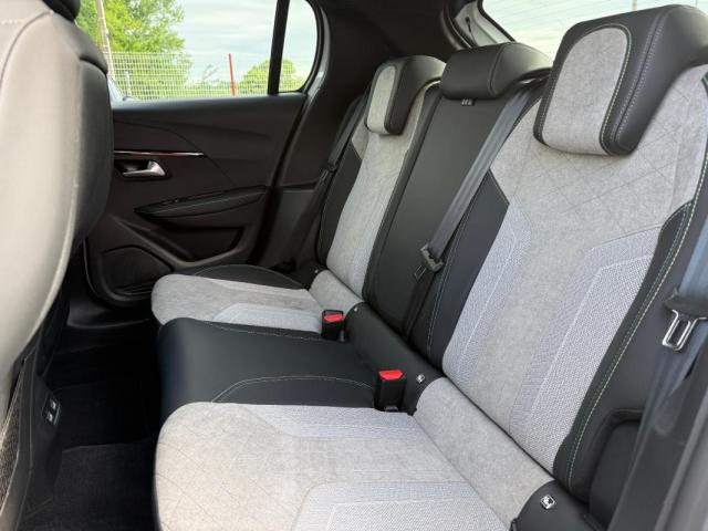 Peugeot 208 image 8