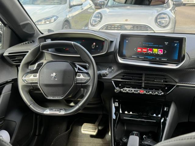 Peugeot 208 image 9