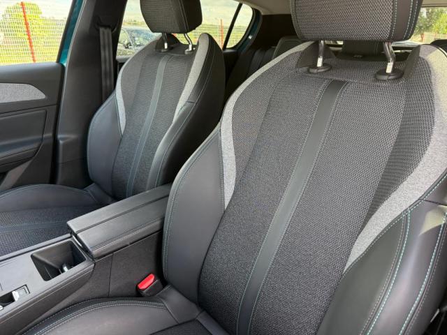 Peugeot 308 image 1