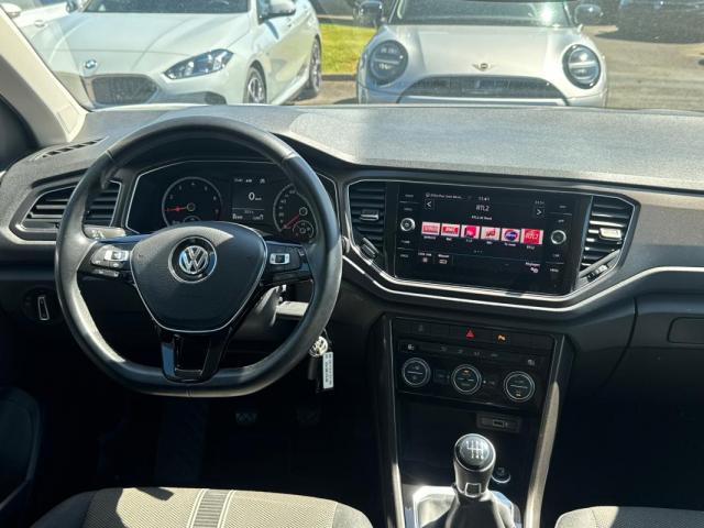 Volkswagen T-Roc image 8