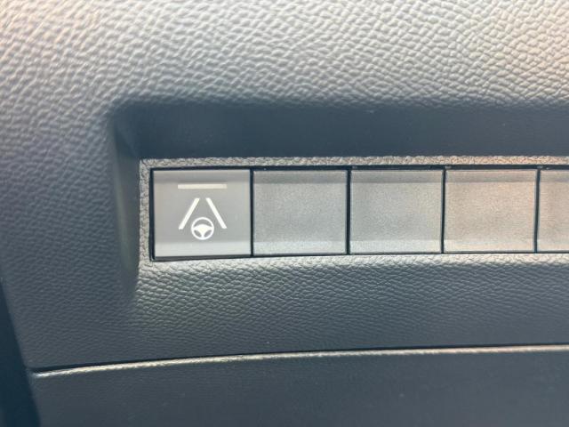 Peugeot 2008 image 1