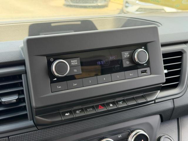Renault Trafic image 8