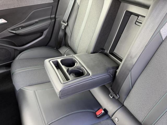 Peugeot 308 image 2
