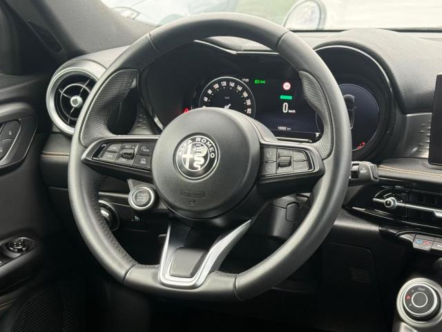 Alfa Romeo Tonale image 9