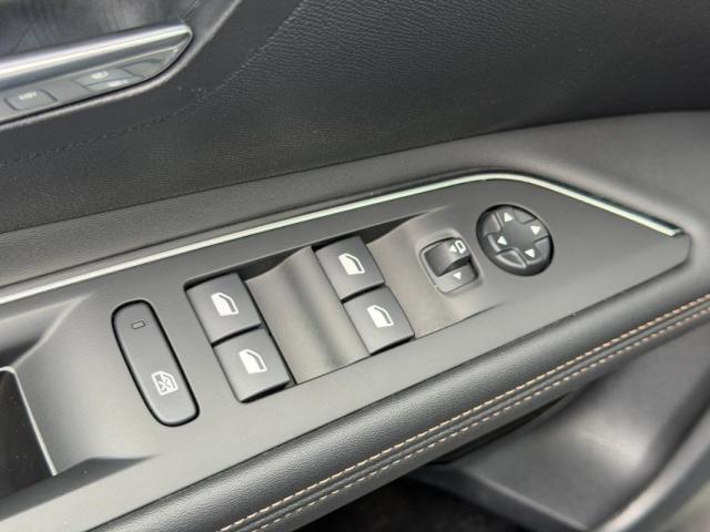 Peugeot 3008 image 2