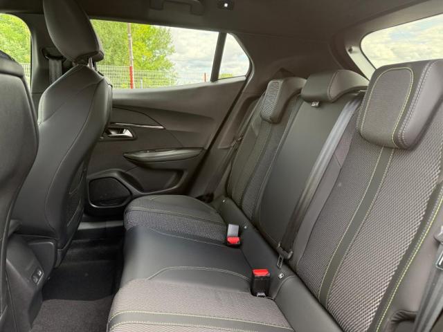 Peugeot 2008 image 8