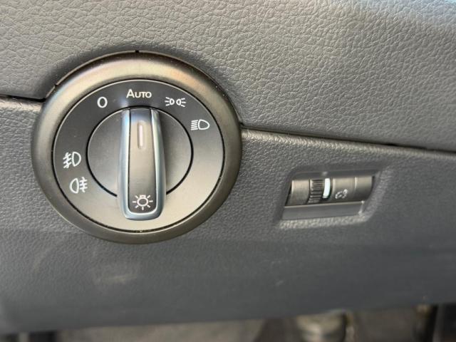 Volkswagen Multivan image 3