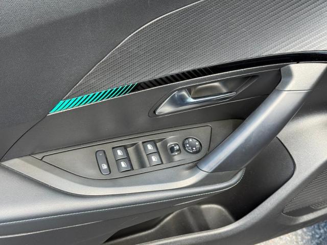 Peugeot 2008 image 8