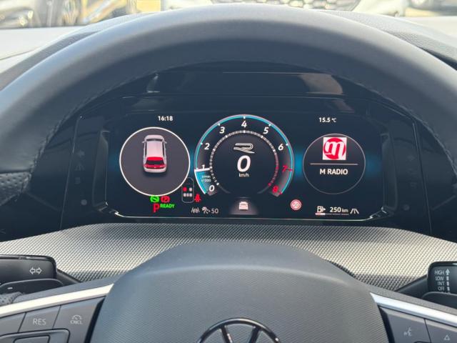 Volkswagen Golf image 8
