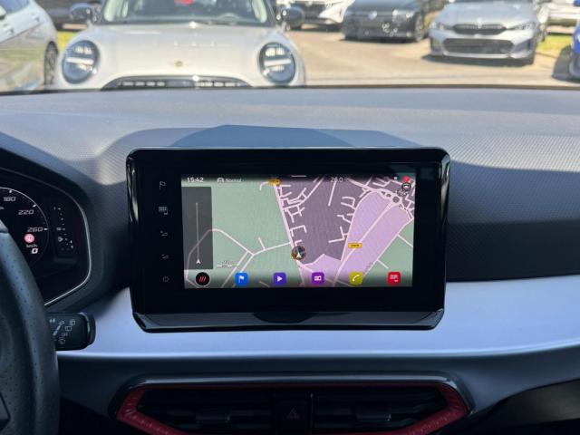 Seat Arona image 2