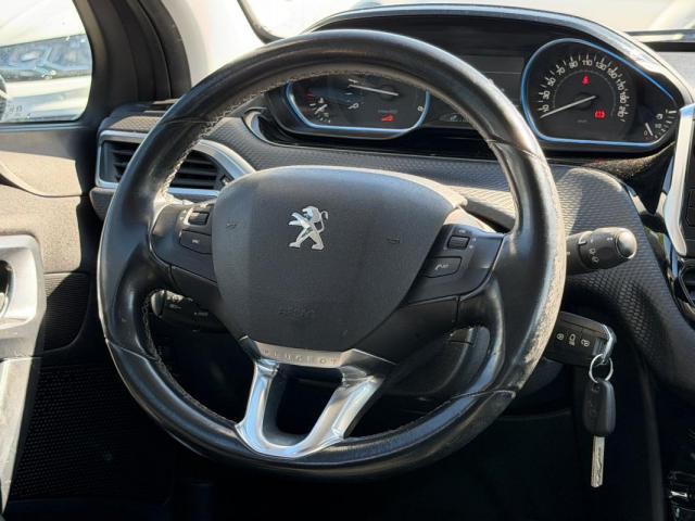 Peugeot 2008 image 3