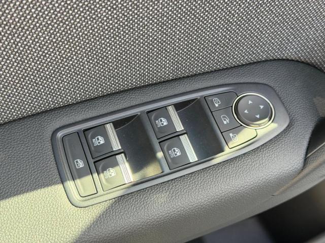 Renault Captur image 2