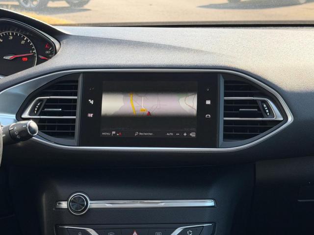 Peugeot 308 image 1