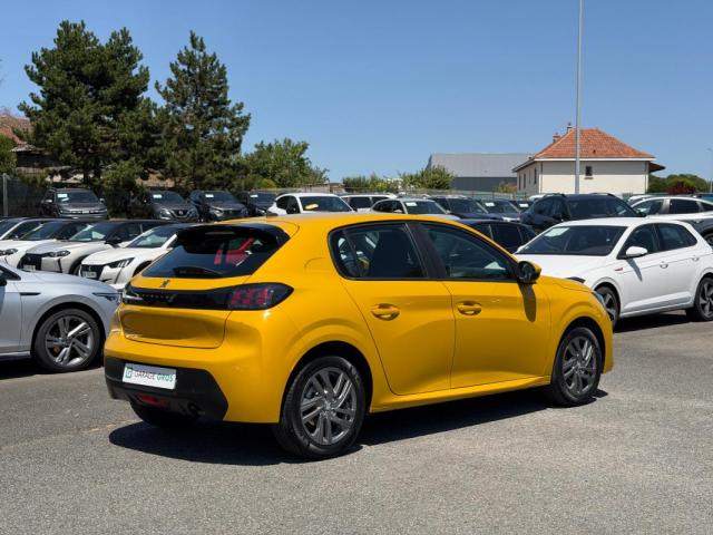 Peugeot 208 image 8