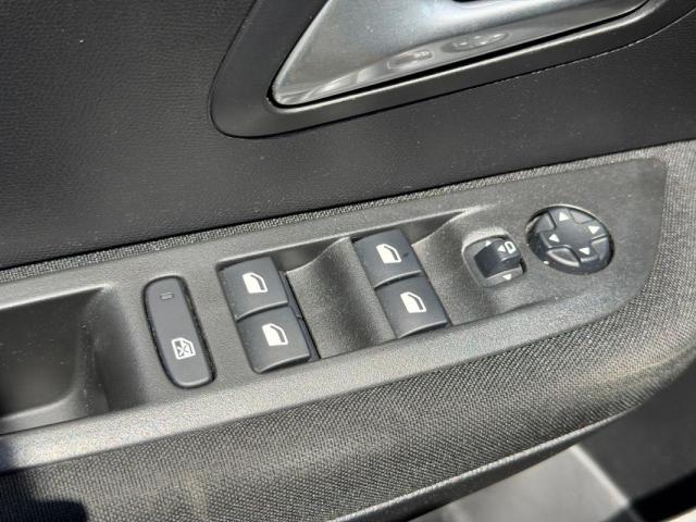 Peugeot 208 image 7