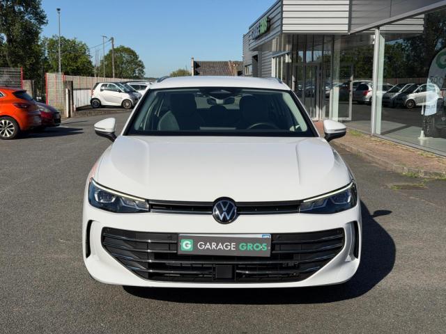 Volkswagen Passat image 1