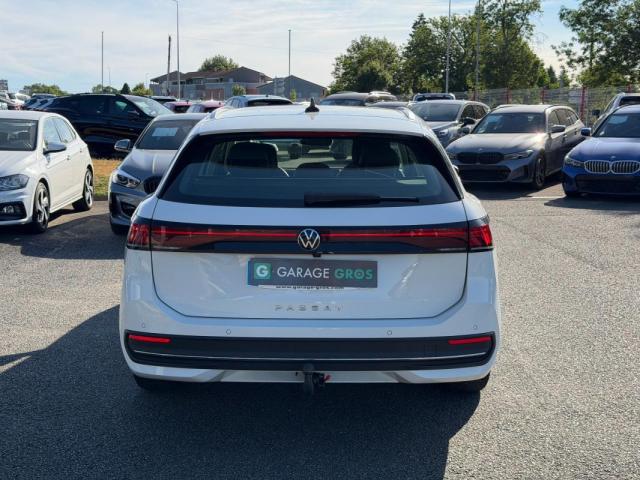 Volkswagen Passat image 6