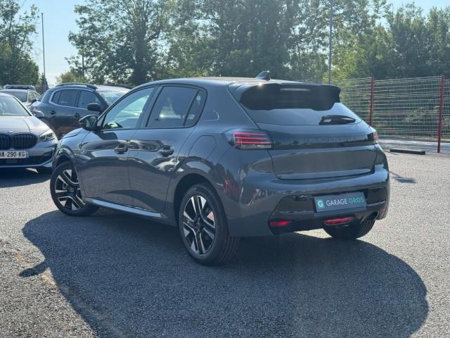 Peugeot 208 image 8