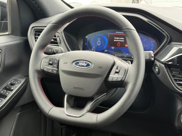 Ford Kuga image 9