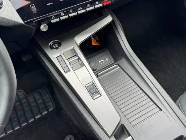 Peugeot 308 image 1