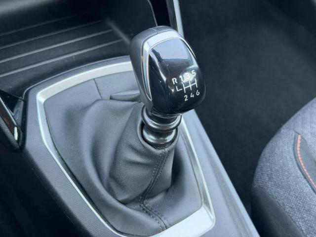 Peugeot 208 image 3