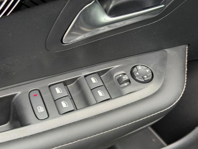 Peugeot 208 image 6