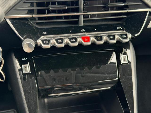 Peugeot 208 image 9