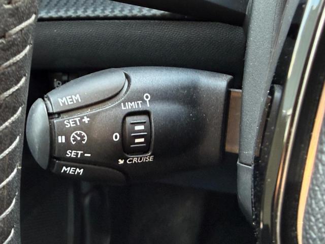 Peugeot 2008 image 7