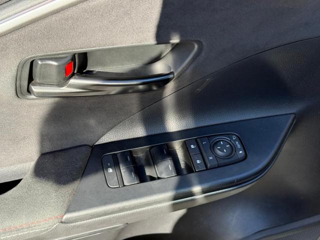 Toyota C-Hr image 1