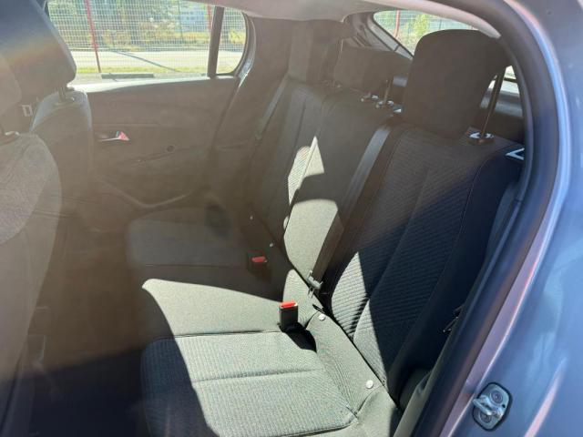 Peugeot 208 image 6