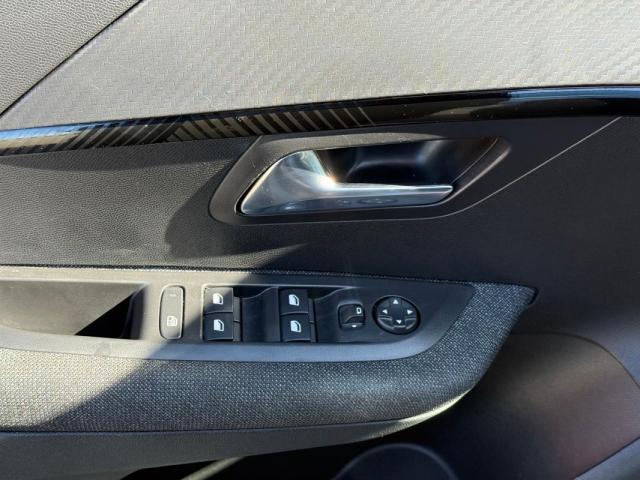 Peugeot 208 image 3