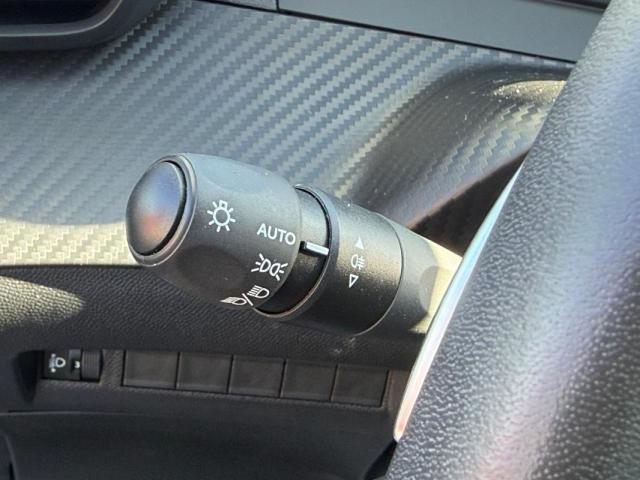 Peugeot 208 image 7