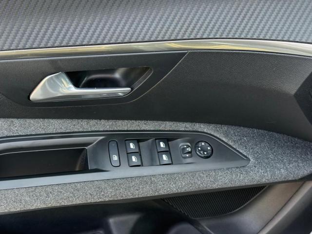 Peugeot 3008 image 2
