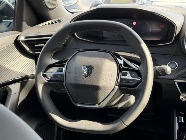 Peugeot 2008 image 3