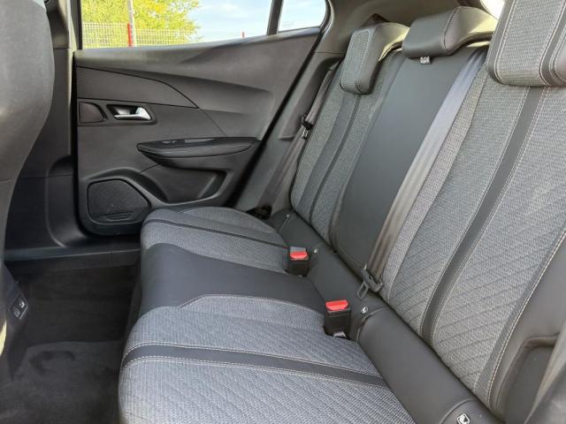 Peugeot 2008 image 9