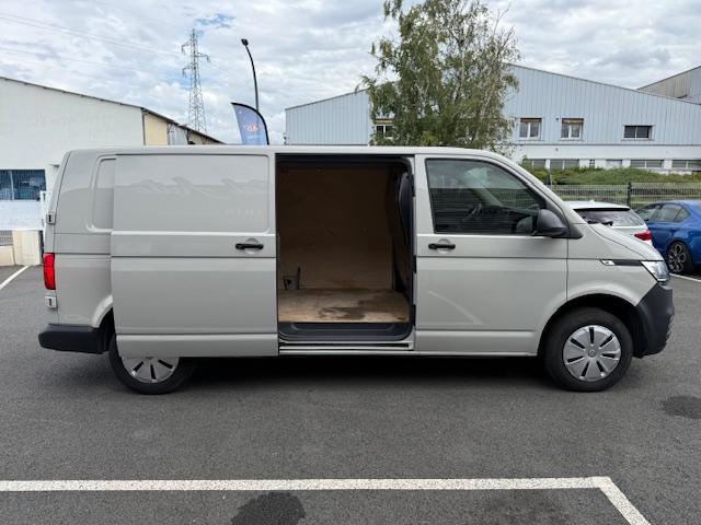 Volkswagen Transporter image 9
