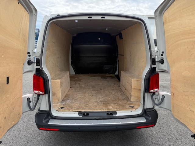 Volkswagen Transporter image 1
