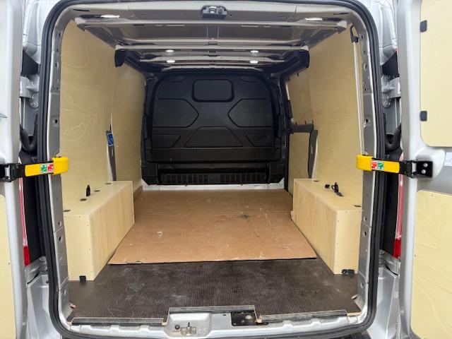 Ford Transit Custom image 3