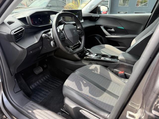 Peugeot 2008 image 1
