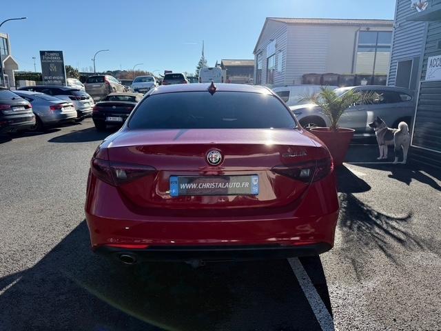 Alfa Romeo Giulia image 4