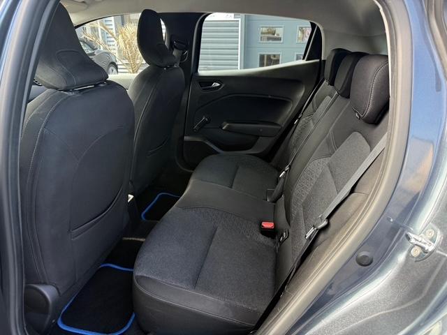 Renault Clio image 2