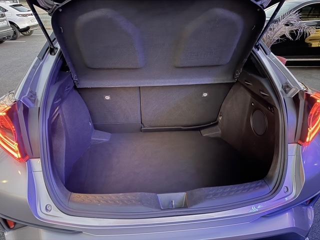 Toyota C-Hr image 9